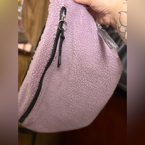 **NWT** Free People Movement Overachiever Sherpa Sling Bag, Lavender - Picture 4 of 11